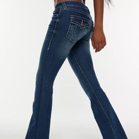 True Religion Becca NWOT  Mid Rise Flap Pocket Boot. Cut Jeans Sz 32 - Picture 1 of 13